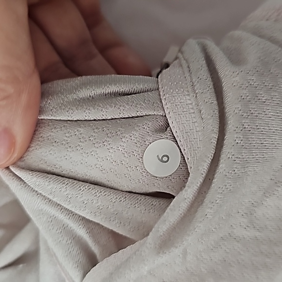 Lululemon Reflective Light Up Tank - Picture 8 of 10